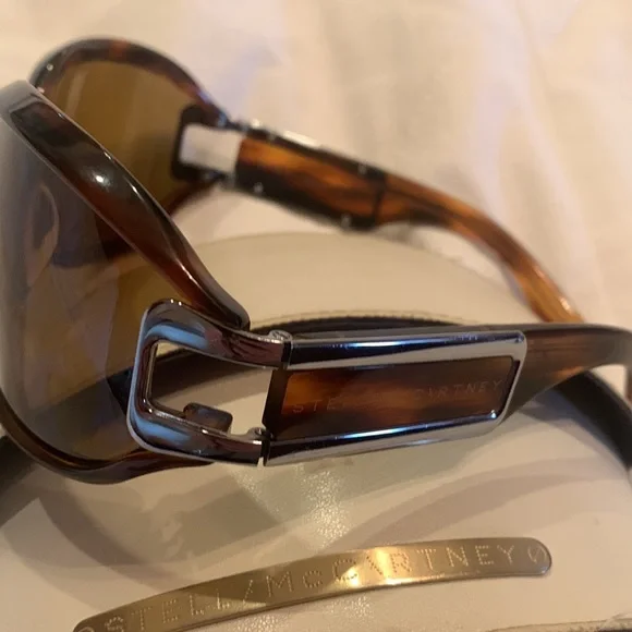 Authentic Stella McCartney sunglasses. - Picture 6 of 7